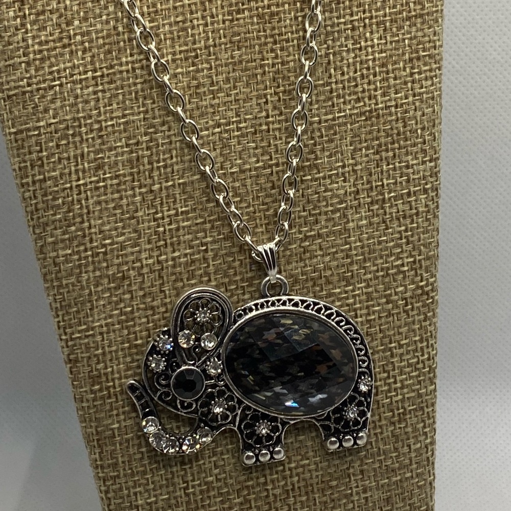 ⭐ 3/$15 ⭐ Elephant Pendant Filigree Necklace ¤ Hounds Tooth ¤ Black Silver ~ NEW